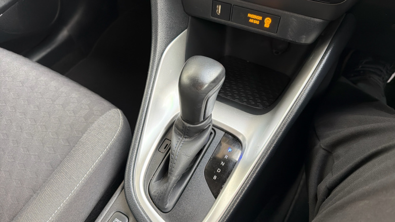 Toyota Yaris 1.5 Hybrid Design 5dr CVT Hybrid Hatchback